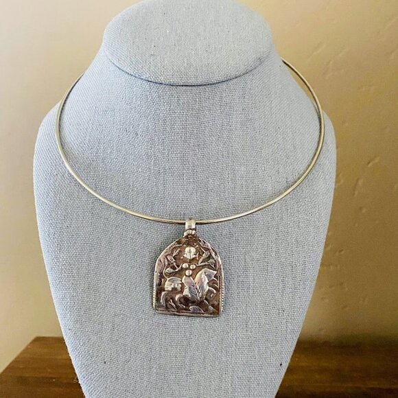 Vintage Tribal Silver Durga Goddess Amulet Pendant Lion Motiff India - Picture 6 of 9